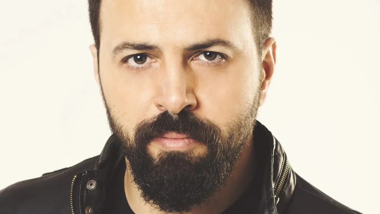 تيم حسن – ويكيبيديا | عمره، ديانته، زوجته، وأهم أعماله 2025