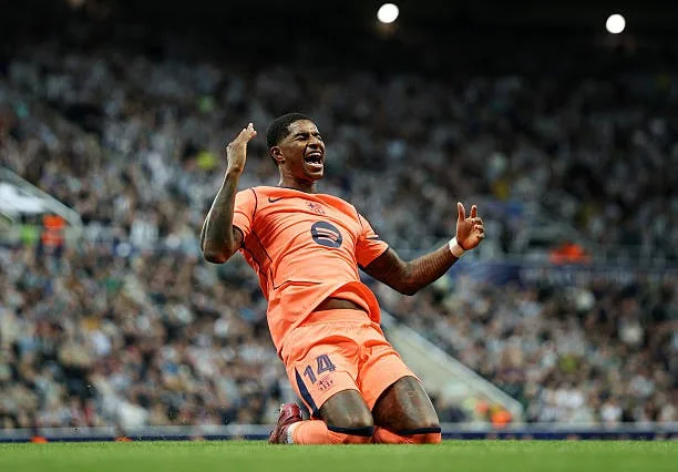 قال جوردون: برشلونة هو الفريق الأفضل الذي واجهته