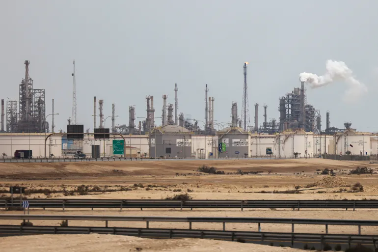 قطر للطاقة تنوّع إمدادات الغاز المسال.. ما الهدف من التوسع خارج الخليج؟